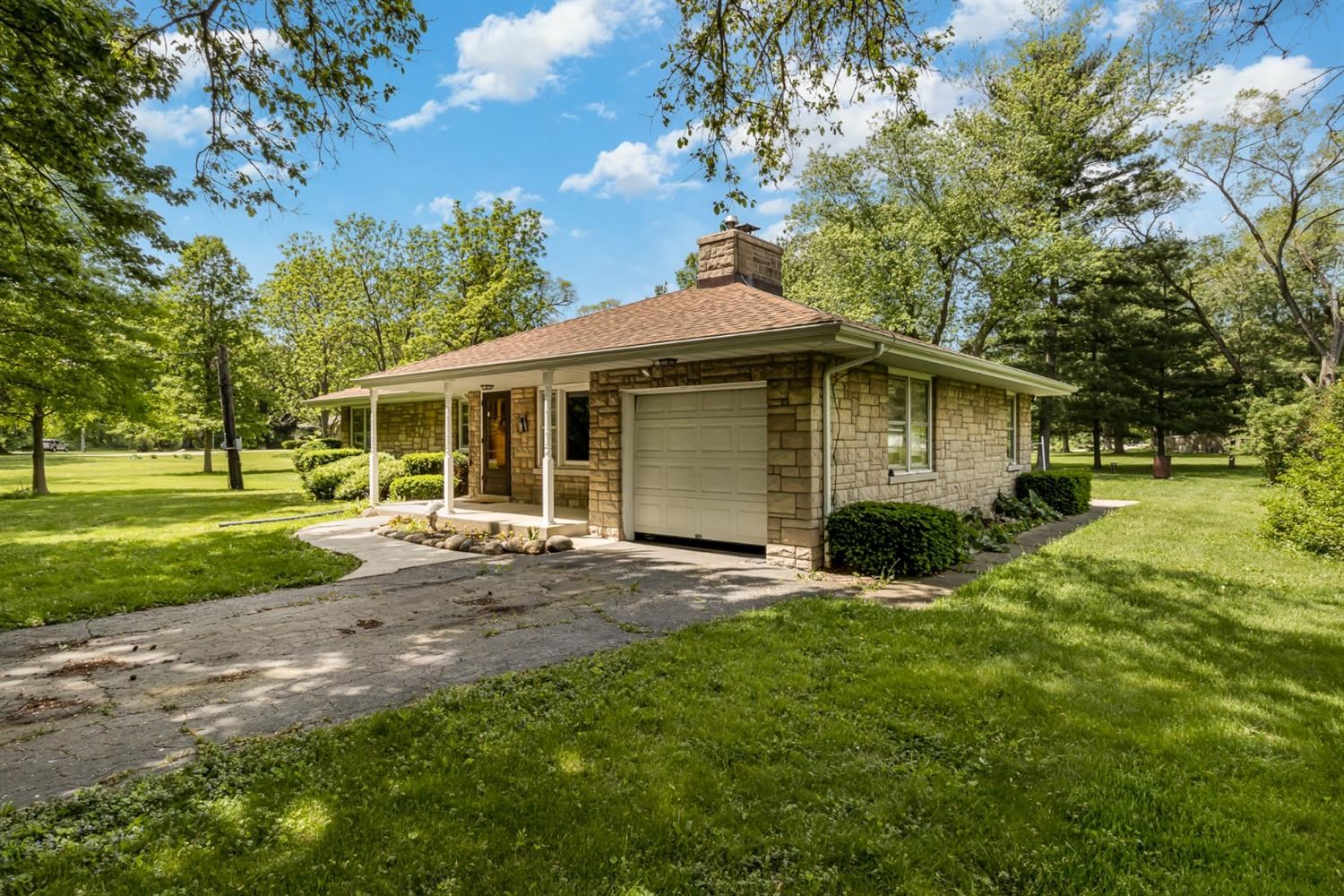 1282 North Brummitt Road Chesterton, IN 46304 - Photo 3 of 24 1500x1000