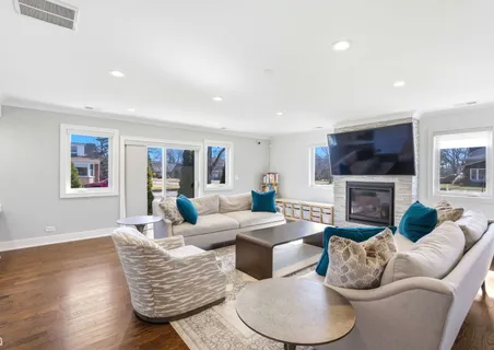 $959,000 | 6802 Church Street, Morton Grove, IL 60053