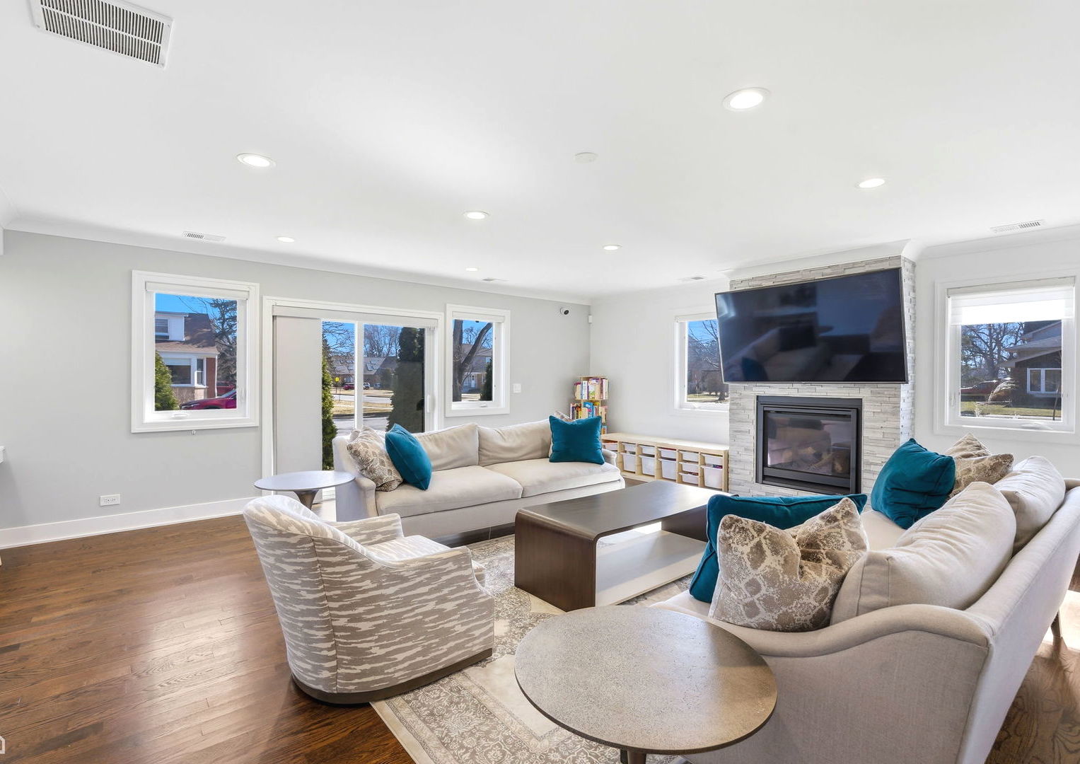 6802 Church Street Morton Grove, IL 60053 - Photo 4 of 33