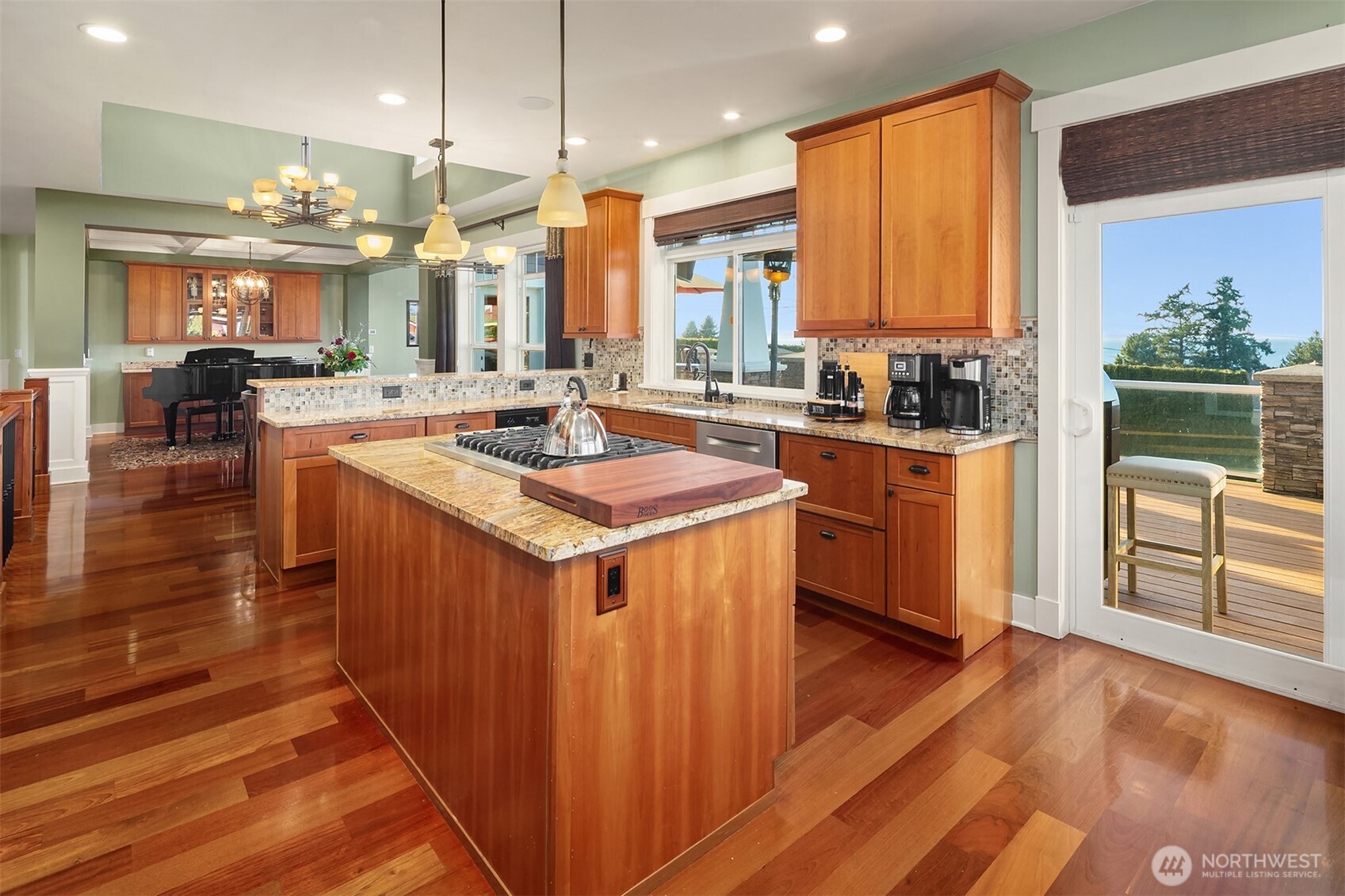 17003 Talbot Road Edmonds, WA 98026 - Photo 15 of 38