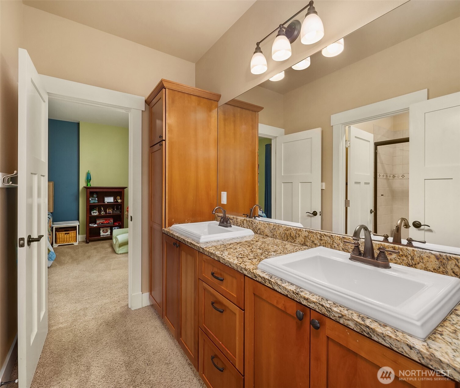 17003 Talbot Road Edmonds, WA 98026 - Photo 23 of 38