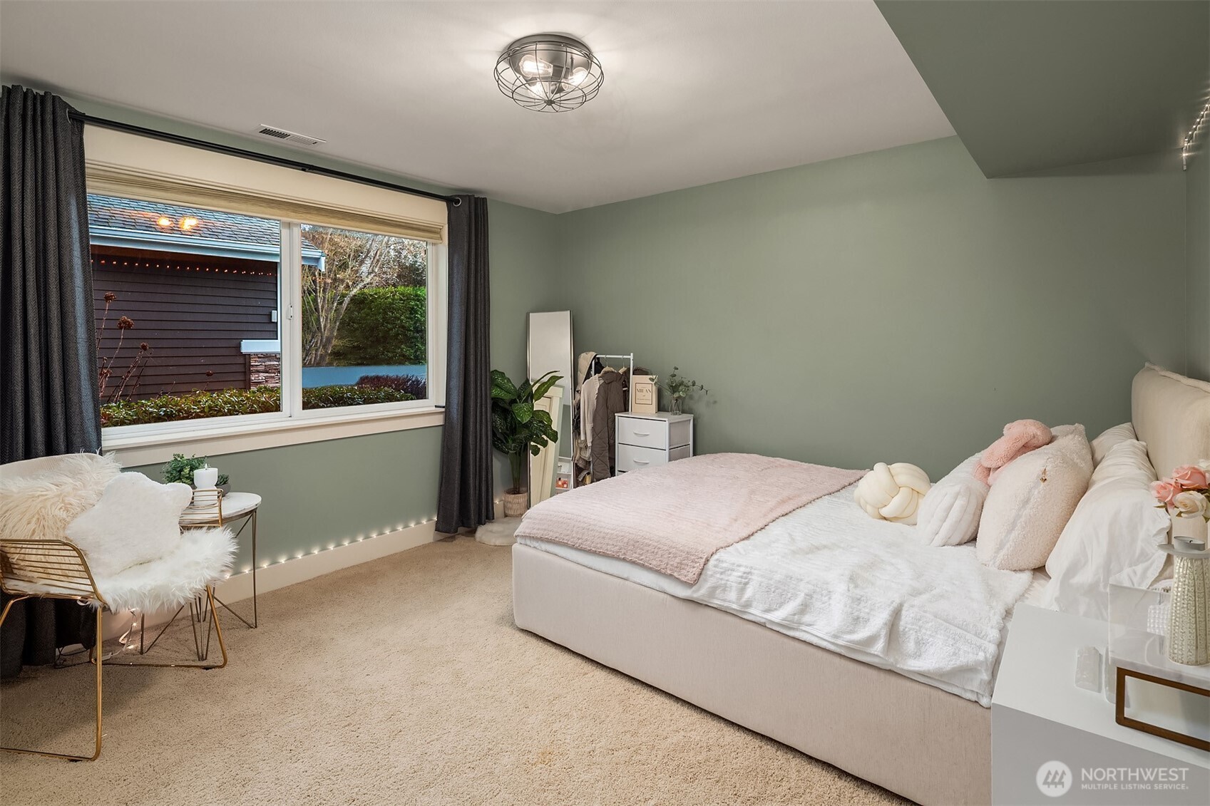 17003 Talbot Road Edmonds, WA 98026 - Photo 25 of 38