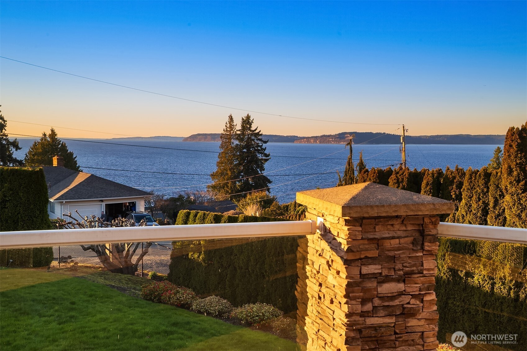 17003 Talbot Road Edmonds, WA 98026 - Photo 32 of 38