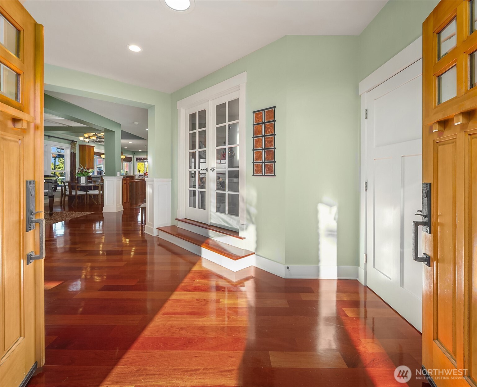 17003 Talbot Road Edmonds, WA 98026 - Photo 4 of 38