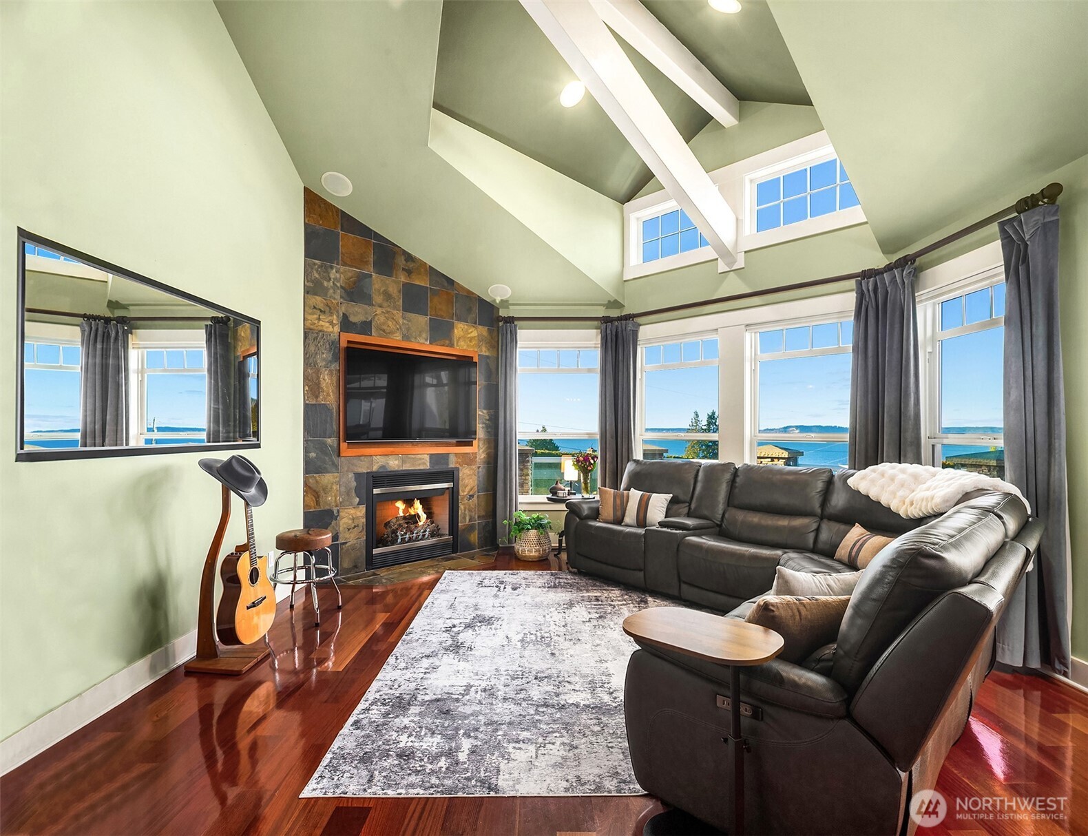 17003 Talbot Road Edmonds, WA 98026 - Photo 6 of 38