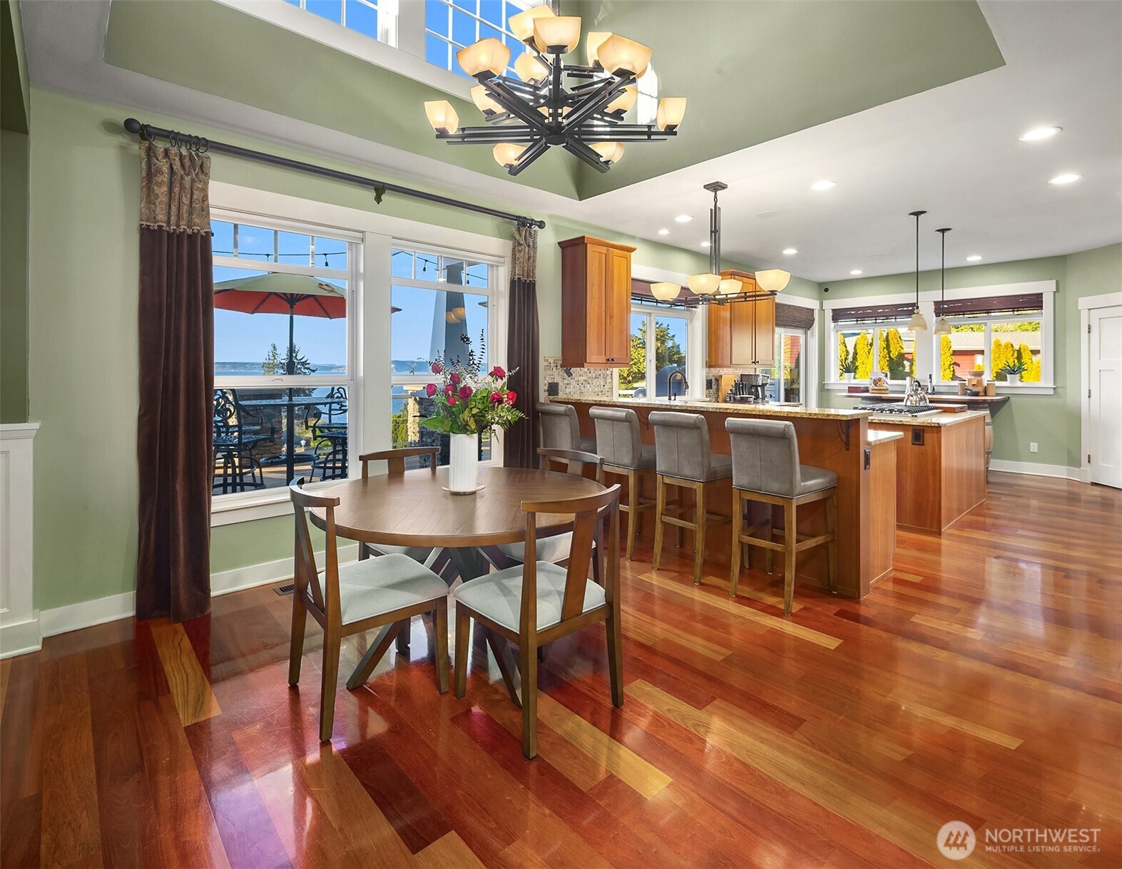 17003 Talbot Road Edmonds, WA 98026 - Photo 9 of 38