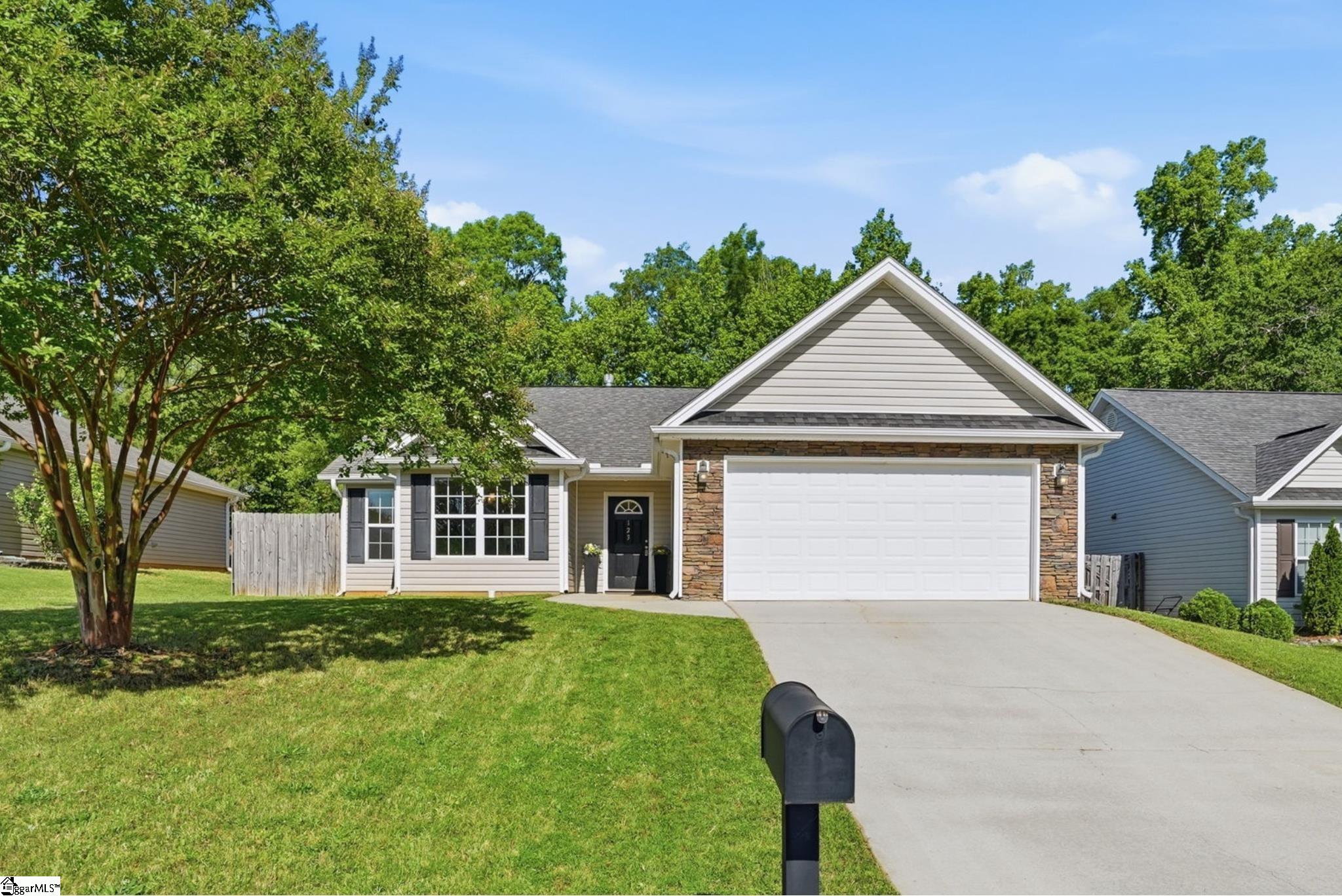 123 Duraleigh Road Anderson, SC 29621 - Photo 1 of 38