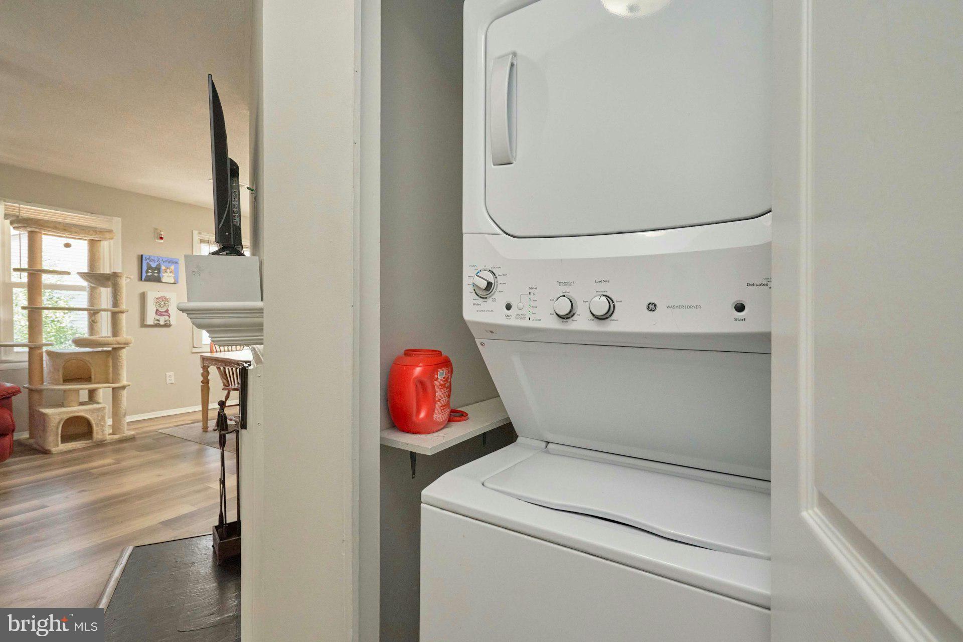 2841 Chablis Circle Woodbridge, VA 22192 - Photo 17 of 29 In-Unit Washer/Dryer