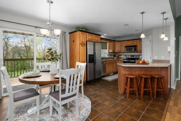 $369,000 | 2527 128th Ave Court West, Milan, IL 61264