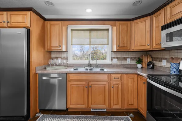 $369,000 | 2527 128th Ave Court West, Milan, IL 61264