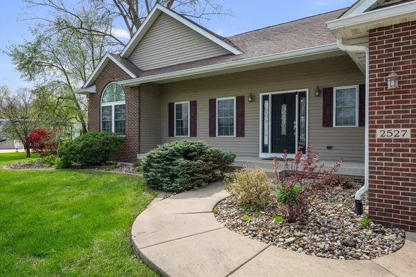 $369,000 | 2527 128th Ave Court West, Milan, IL 61264
