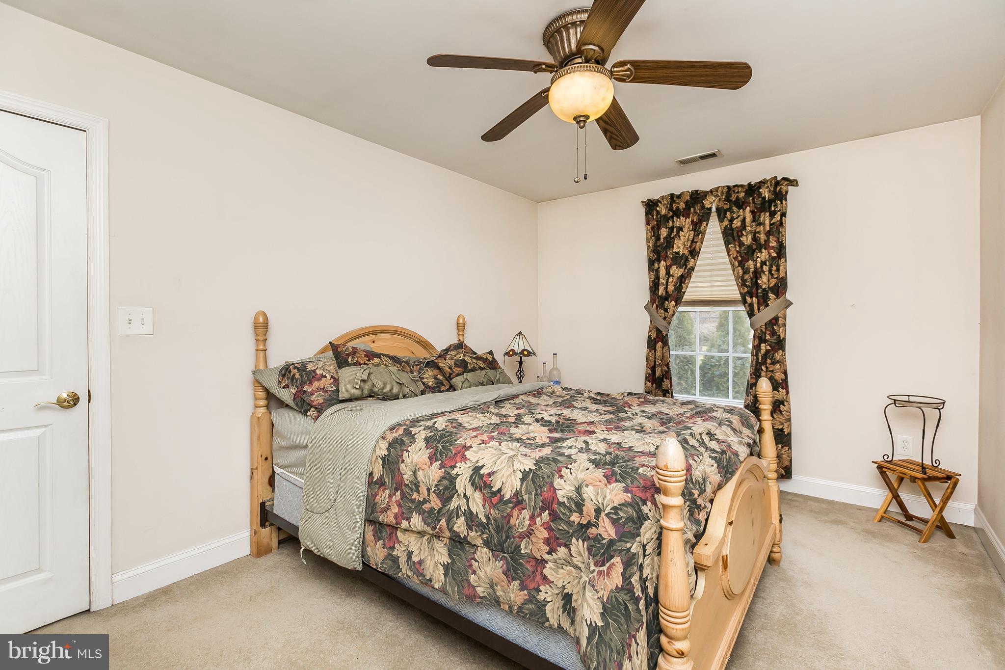 1013 Beach Road Baltimore, MD 21221 - Photo 21 of 30 2nd Bedroom (Upper Level)