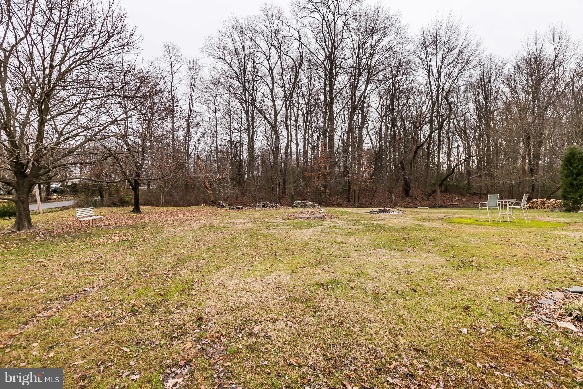 1013 Beach Road Baltimore, MD 21221 - Photo 27 of 30 Huge yard