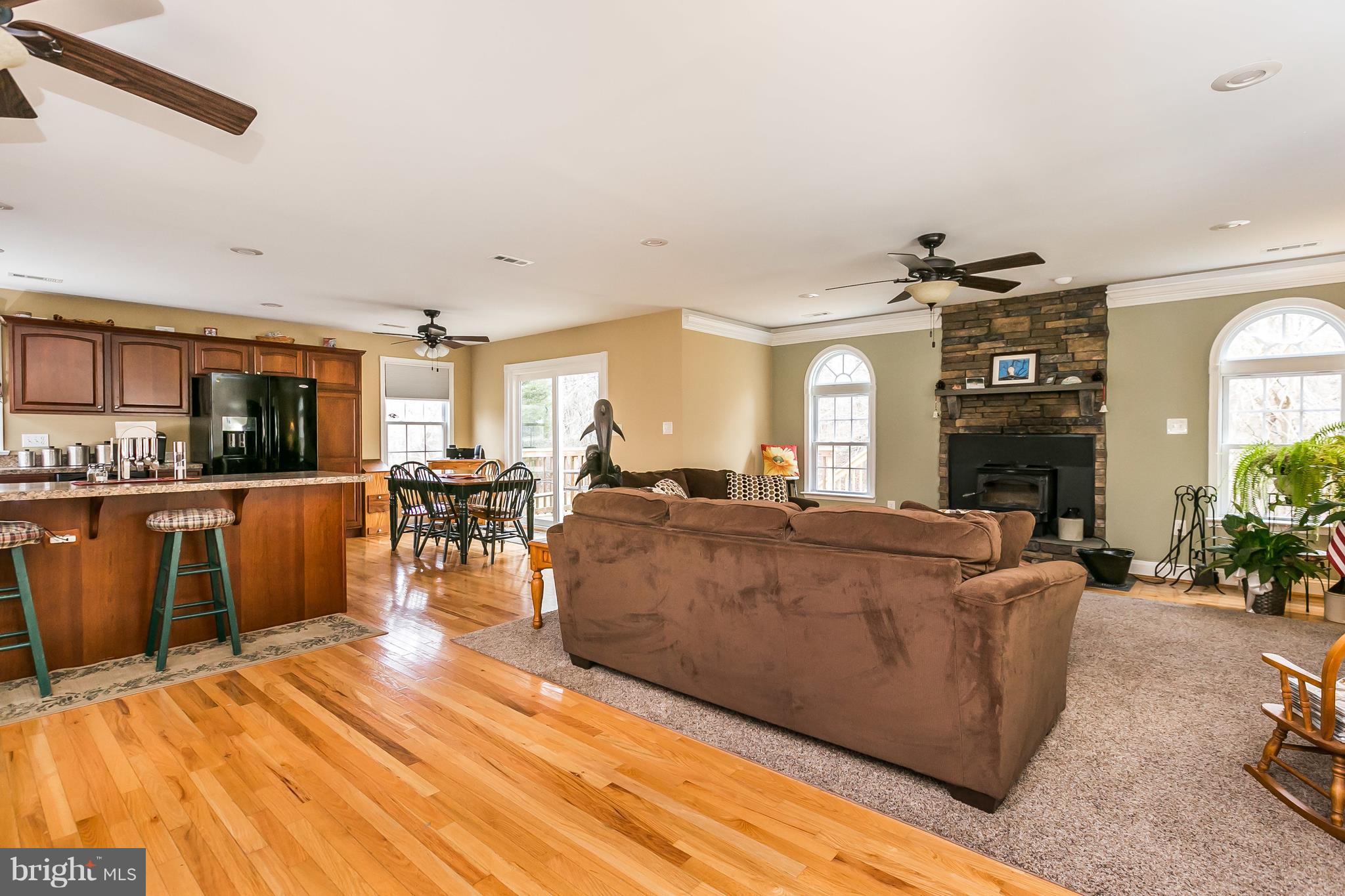 1013 Beach Road Baltimore, MD 21221 - Photo 9 of 30 Open floor plan--Ideal for entertaining