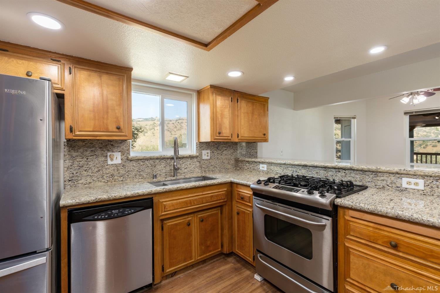19500 Pine Ridge Drive Tehachapi, CA 93561 - Photo 13 of 29 Gallery Image 13