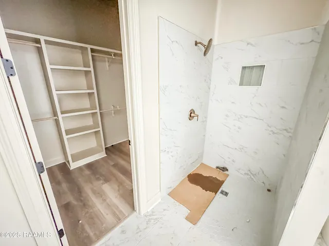 $339,900 | 122 Oak Village Drive, Scott, LA 70583