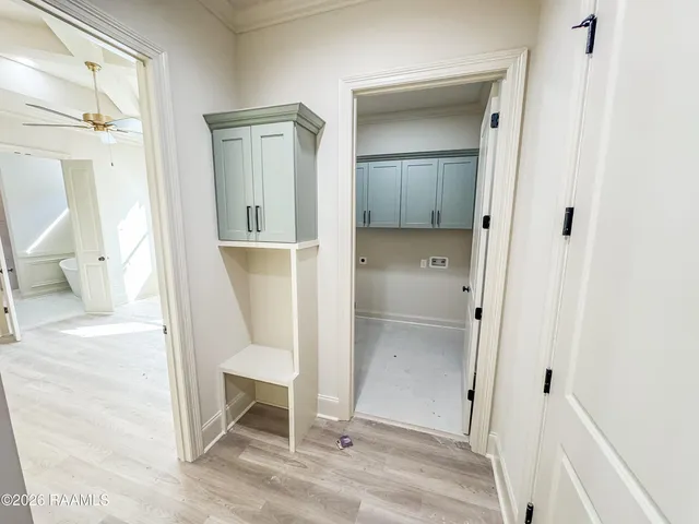 $339,900 | 122 Oak Village Drive, Scott, LA 70583