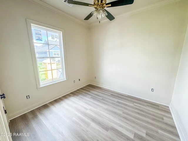 $339,900 | 122 Oak Village Drive, Scott, LA 70583