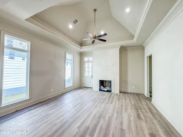 $339,900 | 122 Oak Village Drive, Scott, LA 70583