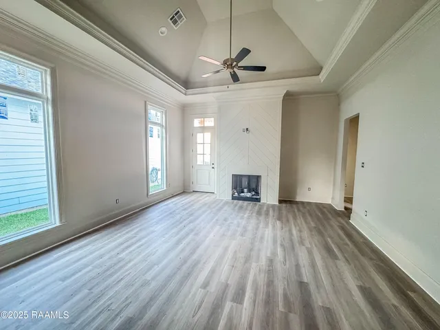 $339,900 | 122 Oak Village Drive, Scott, LA 70583