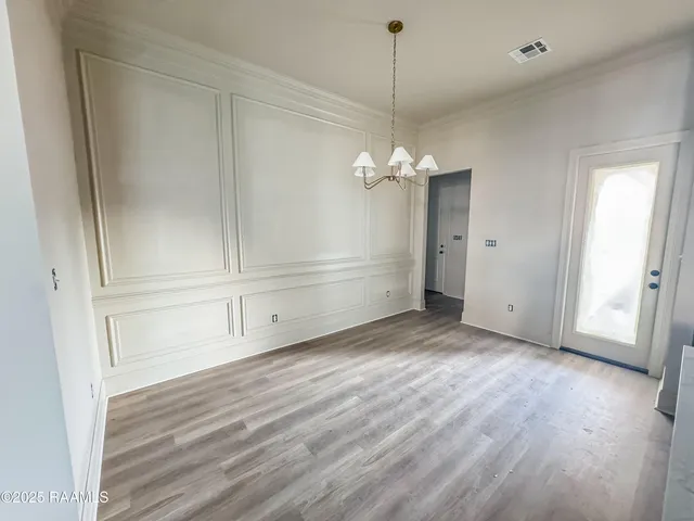 $339,900 | 122 Oak Village Drive, Scott, LA 70583