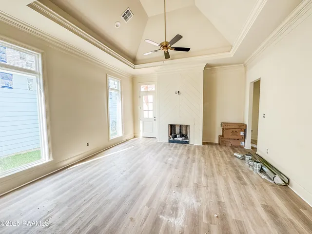 $339,900 | 122 Oak Village Drive, Scott, LA 70583