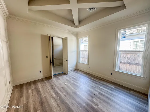 $339,900 | 122 Oak Village Drive, Scott, LA 70583