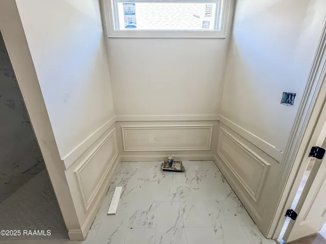 $339,900 | 122 Oak Village Drive, Scott, LA 70583