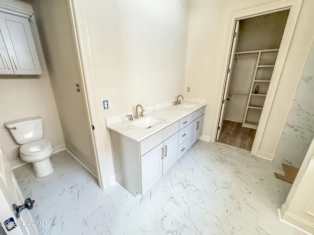 $339,900 | 122 Oak Village Drive, Scott, LA 70583