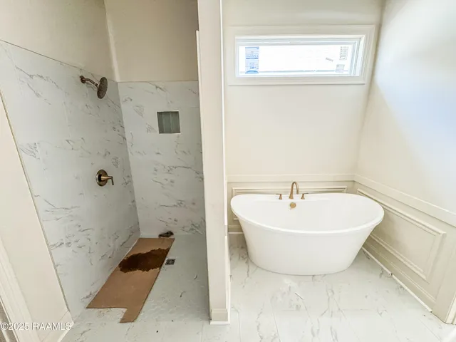 $339,900 | 122 Oak Village Drive, Scott, LA 70583