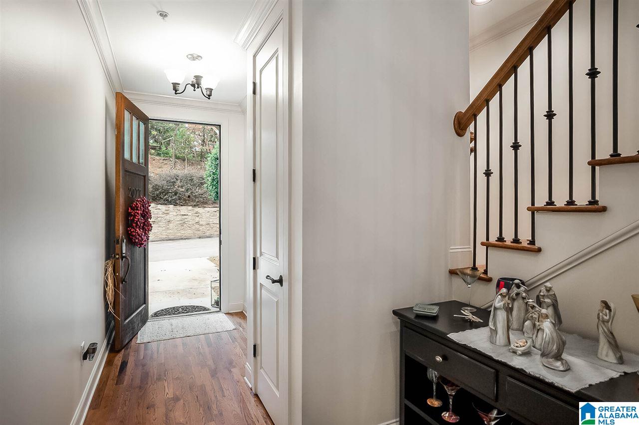 2077 Lancaster Road, Unit 2077 Birmingham, AL 35209 - Photo 3 of 32