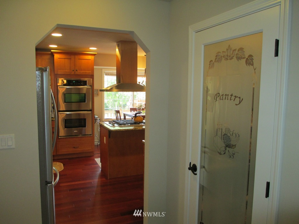 6445 Cooper Point Road Northwest Olympia, WA 98502 - Photo 6 of 25 Gallery Image 6