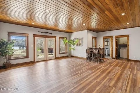 $1,500,000 | 514 Bluff View Road, New Tazewell, TN 37825