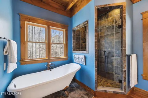 $1,500,000 | 514 Bluff View Road, New Tazewell, TN 37825