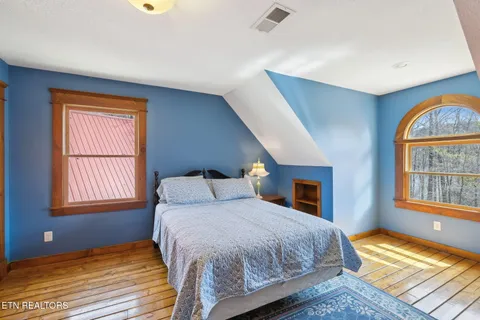 $1,500,000 | 514 Bluff View Road, New Tazewell, TN 37825