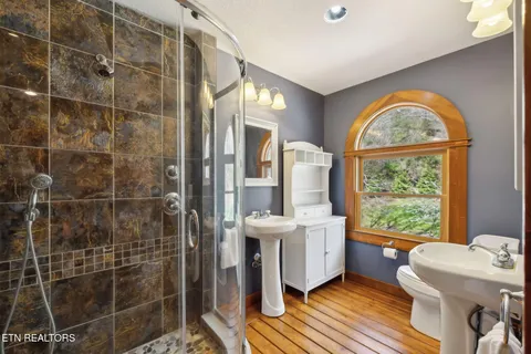 $1,500,000 | 514 Bluff View Road, New Tazewell, TN 37825