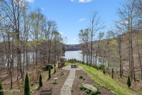 $1,500,000 | 514 Bluff View Road, New Tazewell, TN 37825