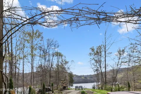 $1,500,000 | 514 Bluff View Road, New Tazewell, TN 37825