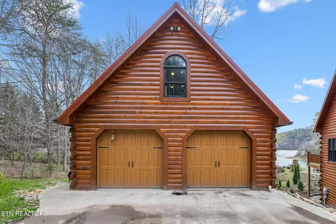 $1,500,000 | 514 Bluff View Road, New Tazewell, TN 37825