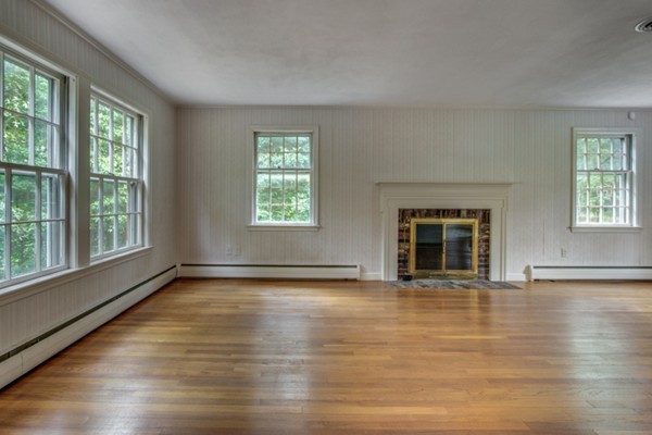 21 Juniper Road Lynnfield, MA 01940 - Photo 4 of 17 Gallery Image 4