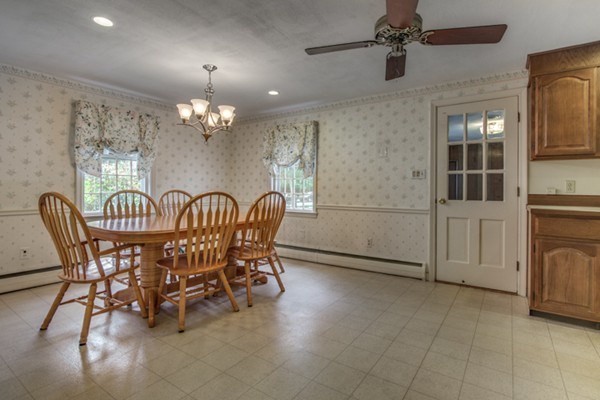 21 Juniper Road Lynnfield, MA 01940 - Photo 6 of 17 Gallery Image 6