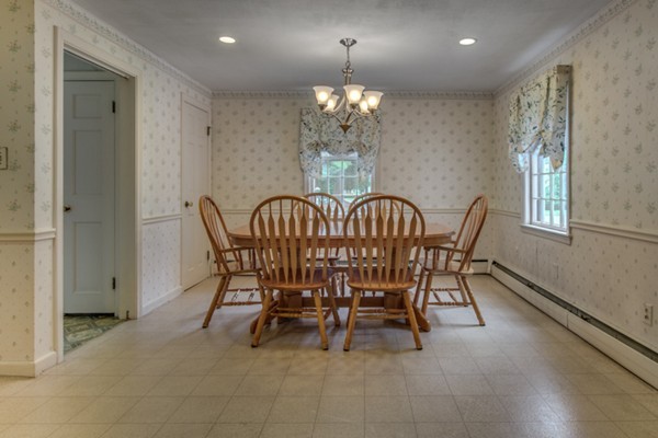 21 Juniper Road Lynnfield, MA 01940 - Photo 7 of 17 Gallery Image 7