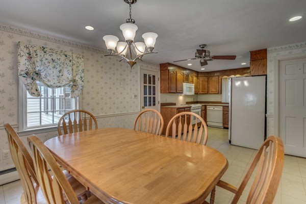21 Juniper Road Lynnfield, MA 01940 - Photo 8 of 17 Gallery Image 8