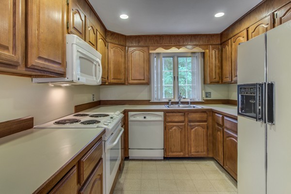 21 Juniper Road Lynnfield, MA 01940 - Photo 9 of 17 Gallery Image 9