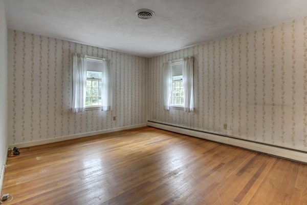 21 Juniper Road Lynnfield, MA 01940 - Photo 10 of 17 Gallery Image 10