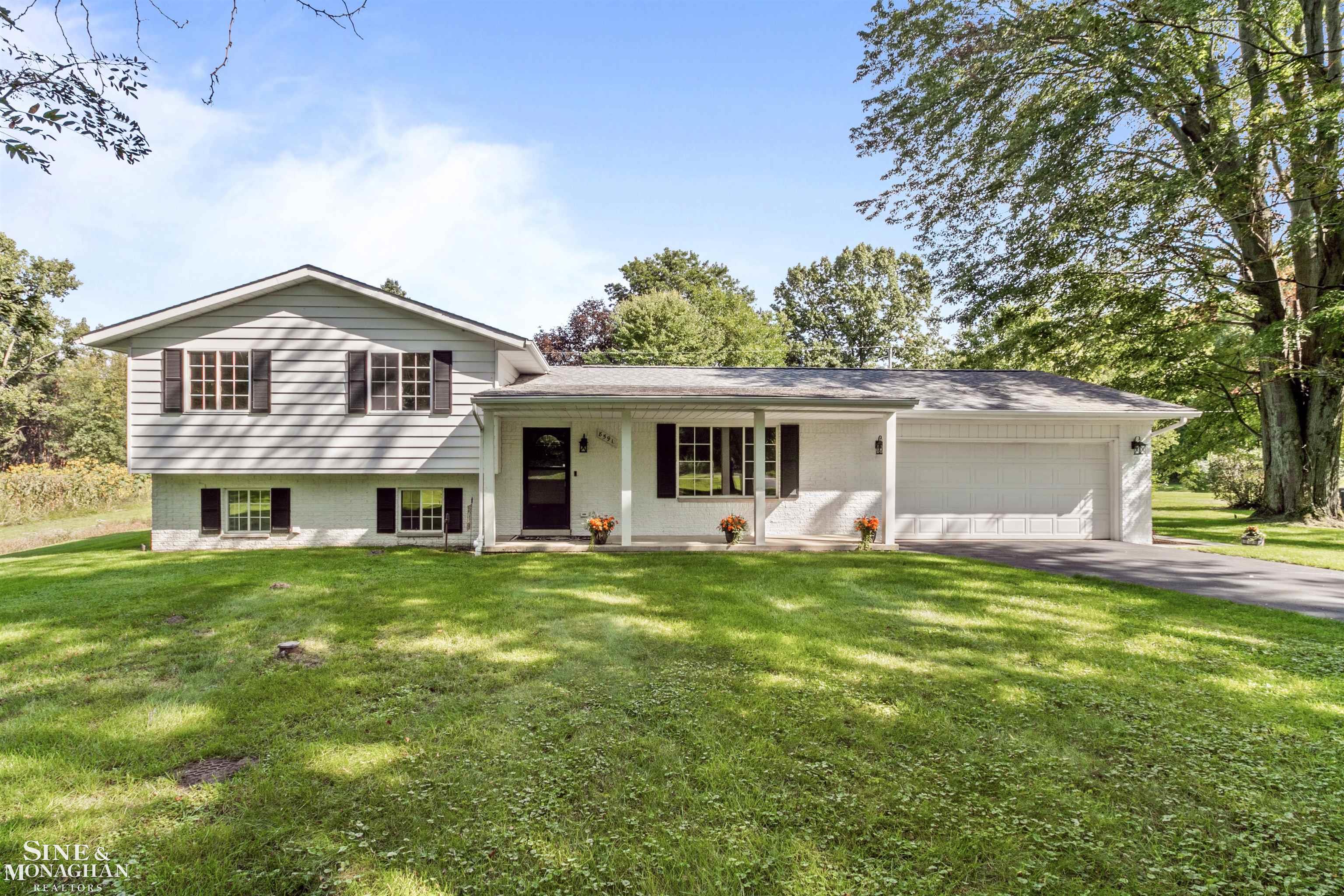 8591 Marsh Road Algonac, MI 48001 - Photo 1 of 40 50141024-a02840cb-33fa-4c6c-b300-fb36834c6233.JPG