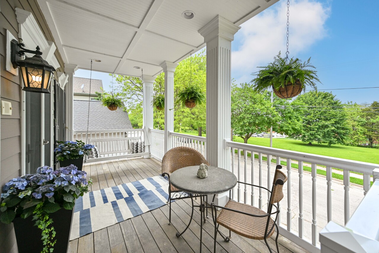 2425 South Superior Street Milwaukee, WI 53207 - Photo 8 of 47 Front Porch