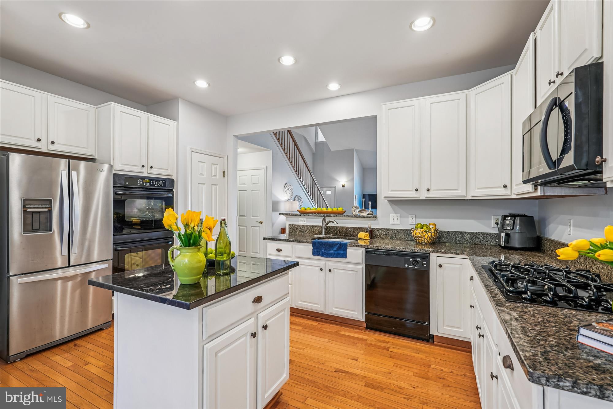 20861 Killawog Terrace Ashburn, VA 20147 - Photo 20 of 66 Kitchen