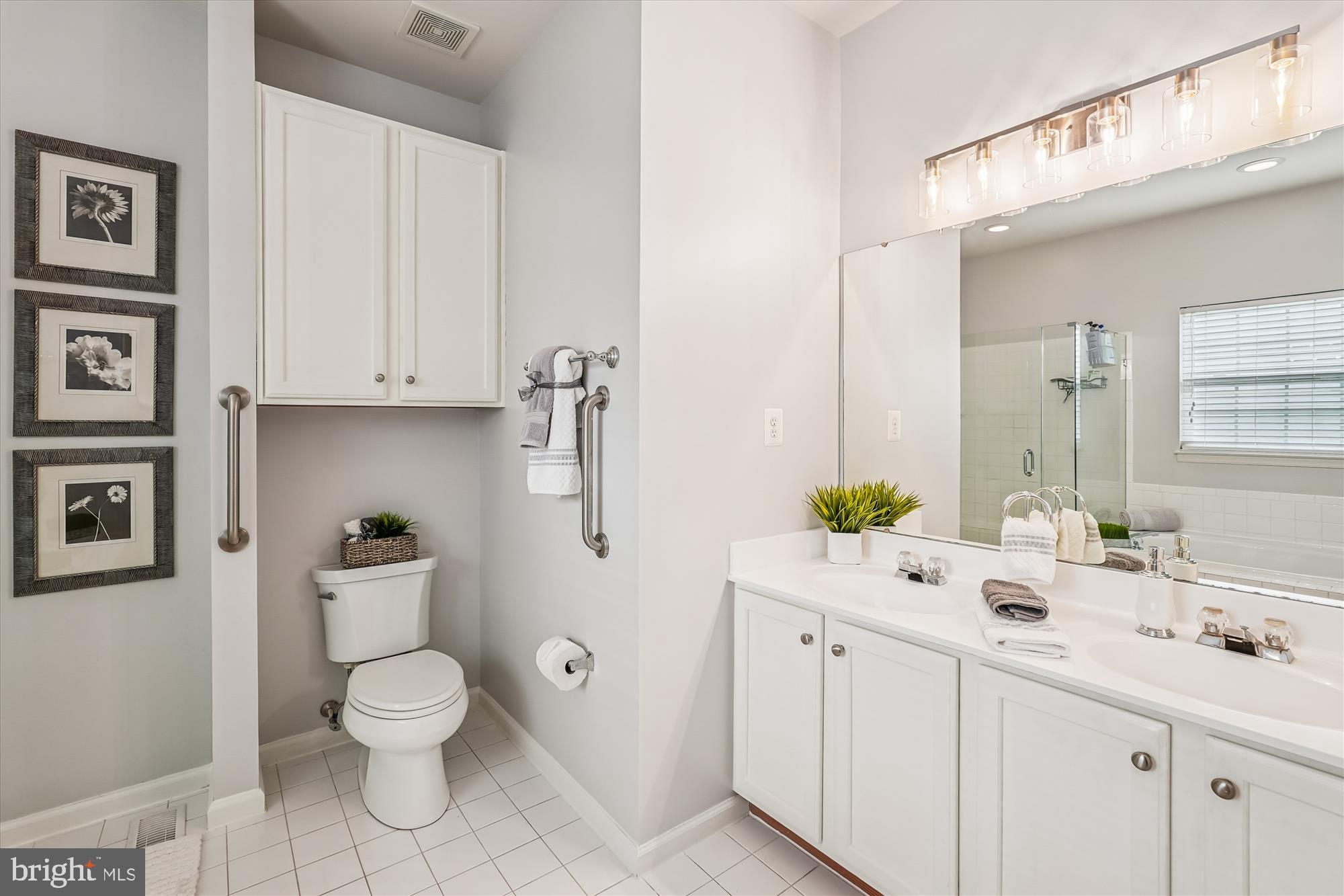 20861 Killawog Terrace Ashburn, VA 20147 - Photo 28 of 66 Primary Bath