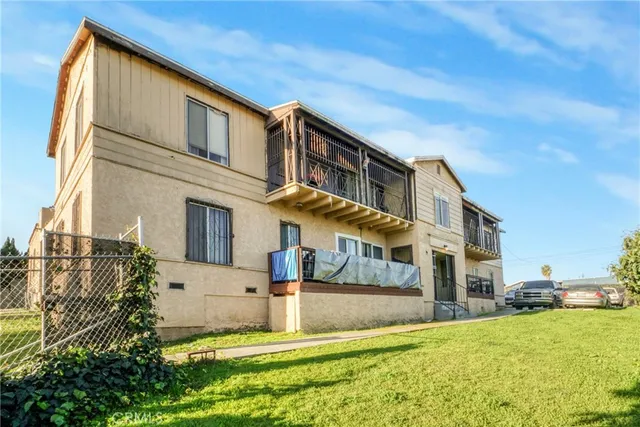 $1,050,000 | 11137 7 Van Buren Avenue, Los Angeles, CA 90044